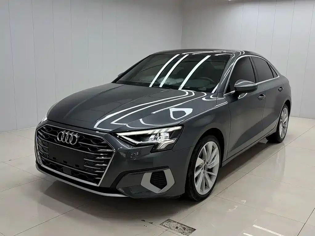 Audi A3 — фото 1