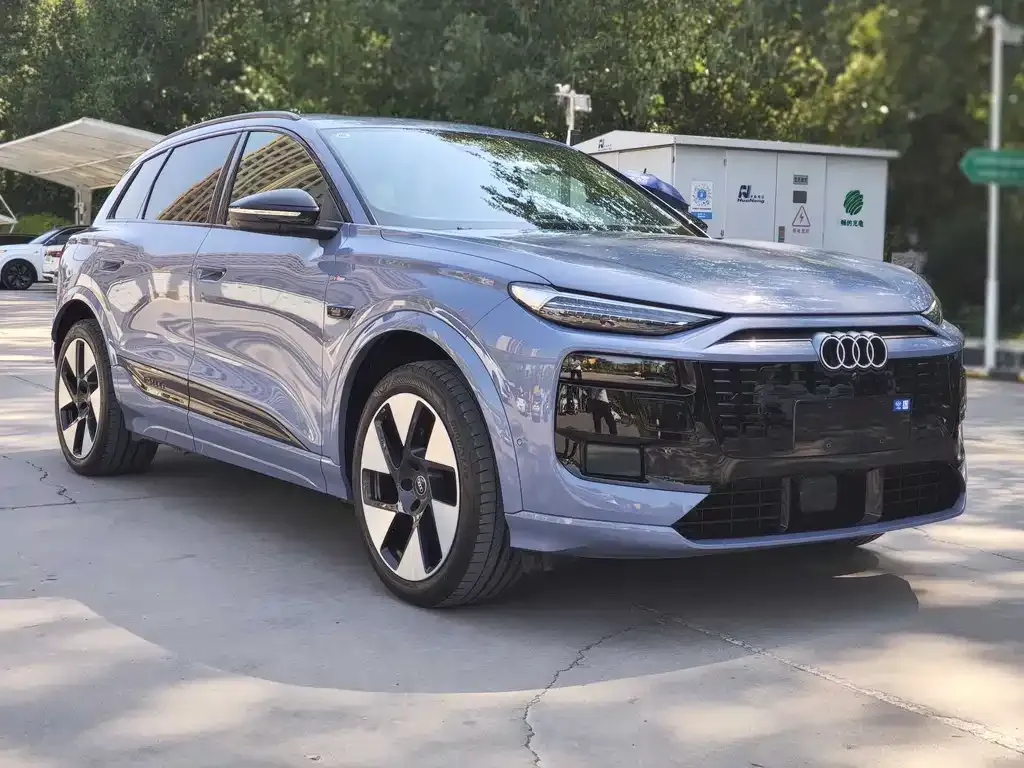 Audi Q6L e-tron — фото 2