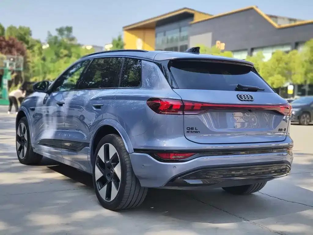 Audi Q6L e-tron — фото 5