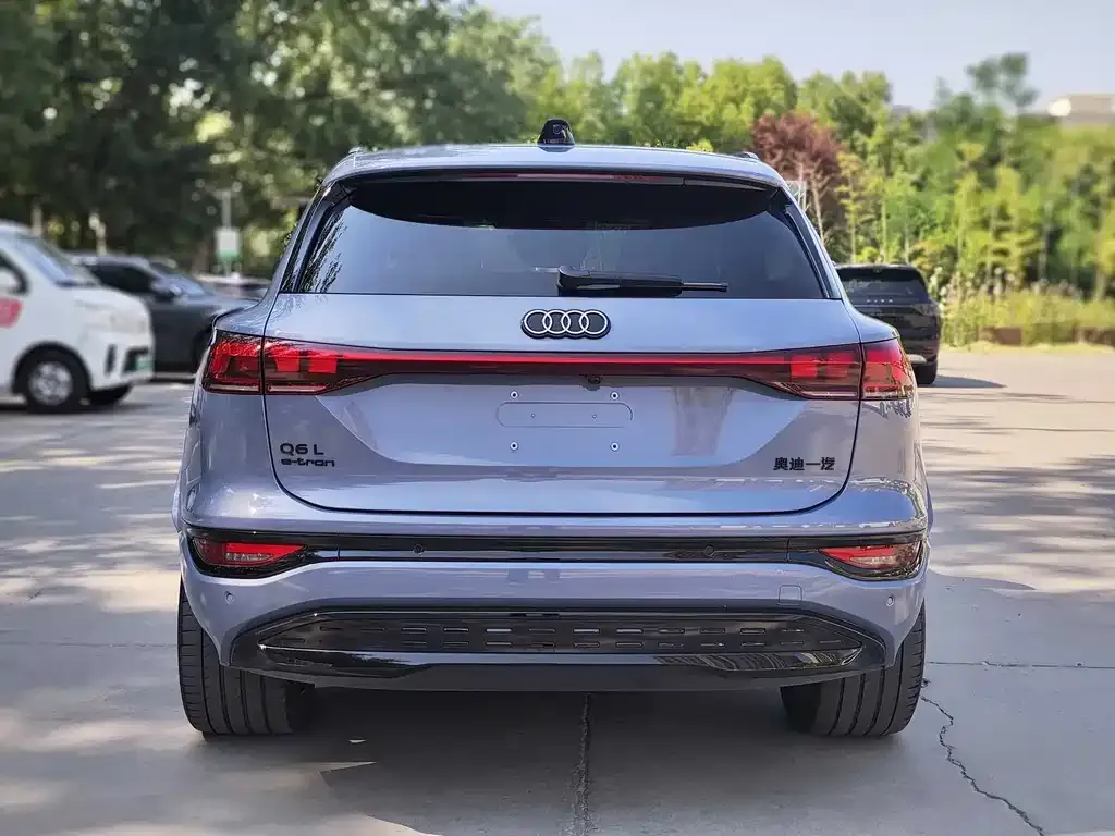 Audi Q6L e-tron — фото 10
