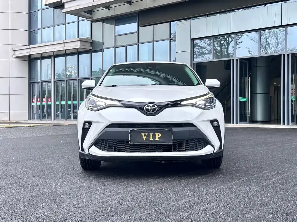 Toyota C-HR — фото 8
