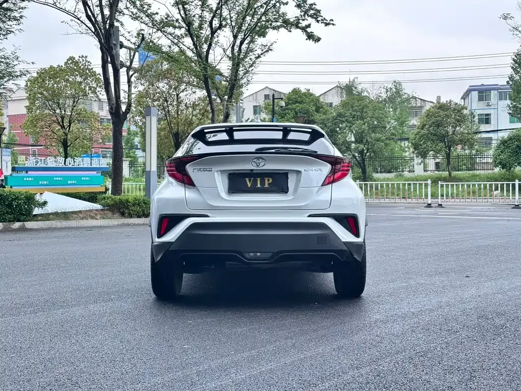 Toyota C-HR — фото 5
