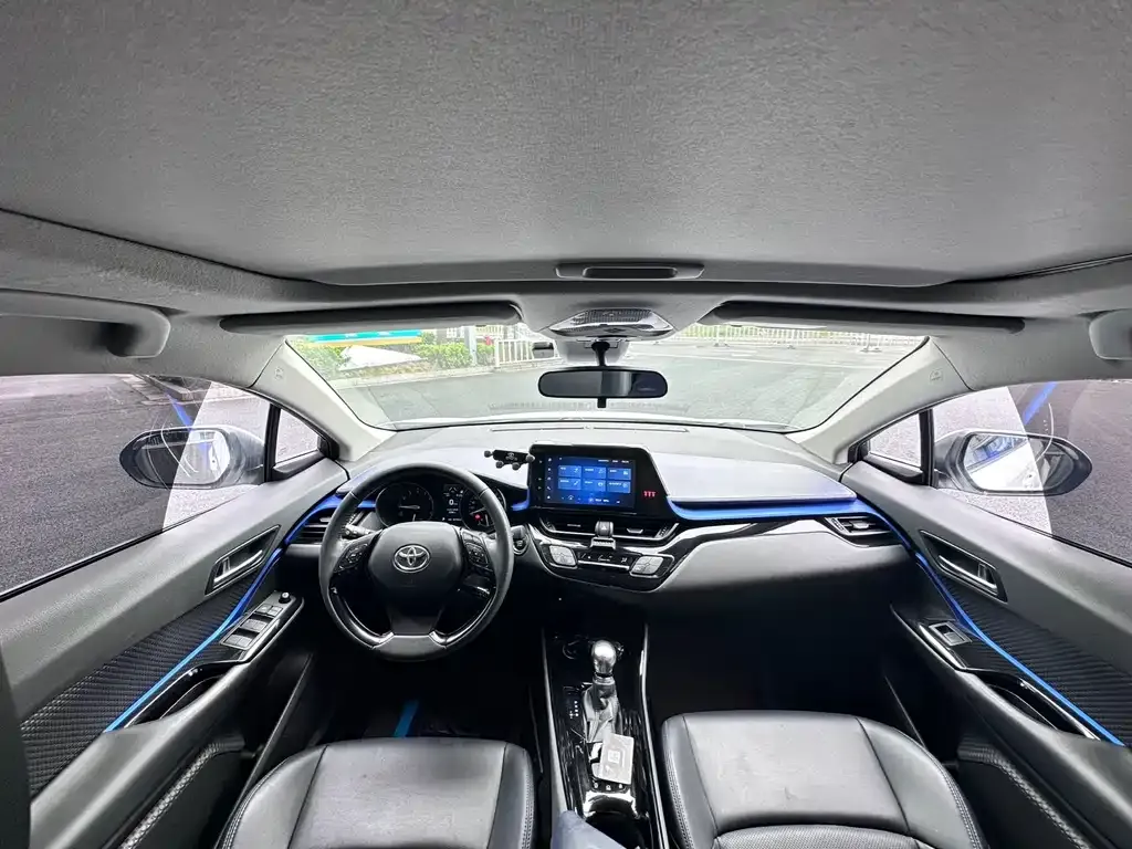 Toyota C-HR — фото 4