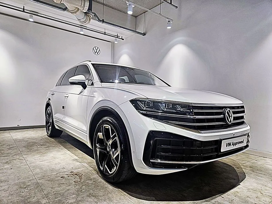Volkswagen Touareg — фото 1