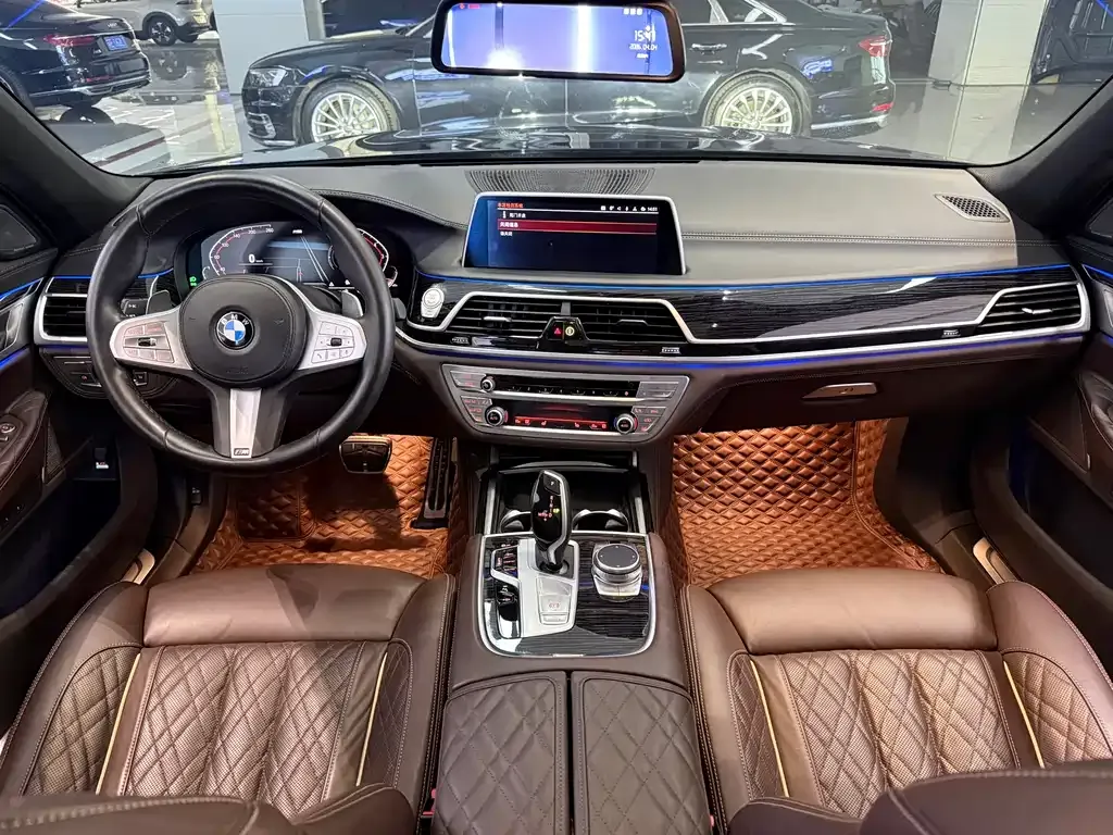 BMW 7 Series — фото 9
