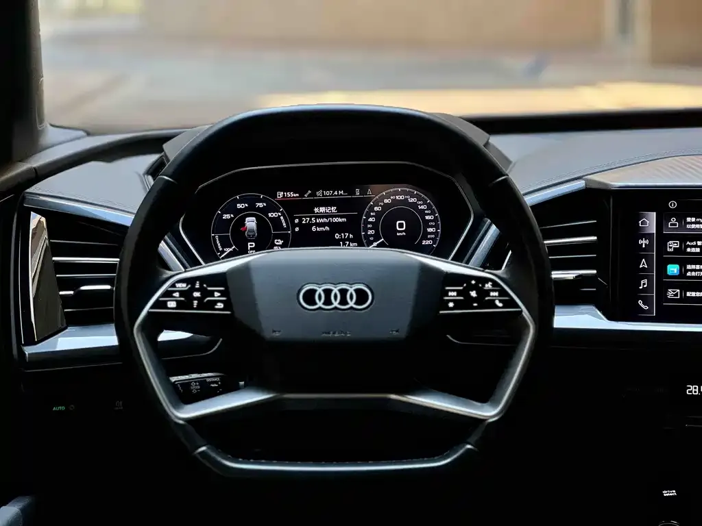 Audi Q4 e-tron — фото 3