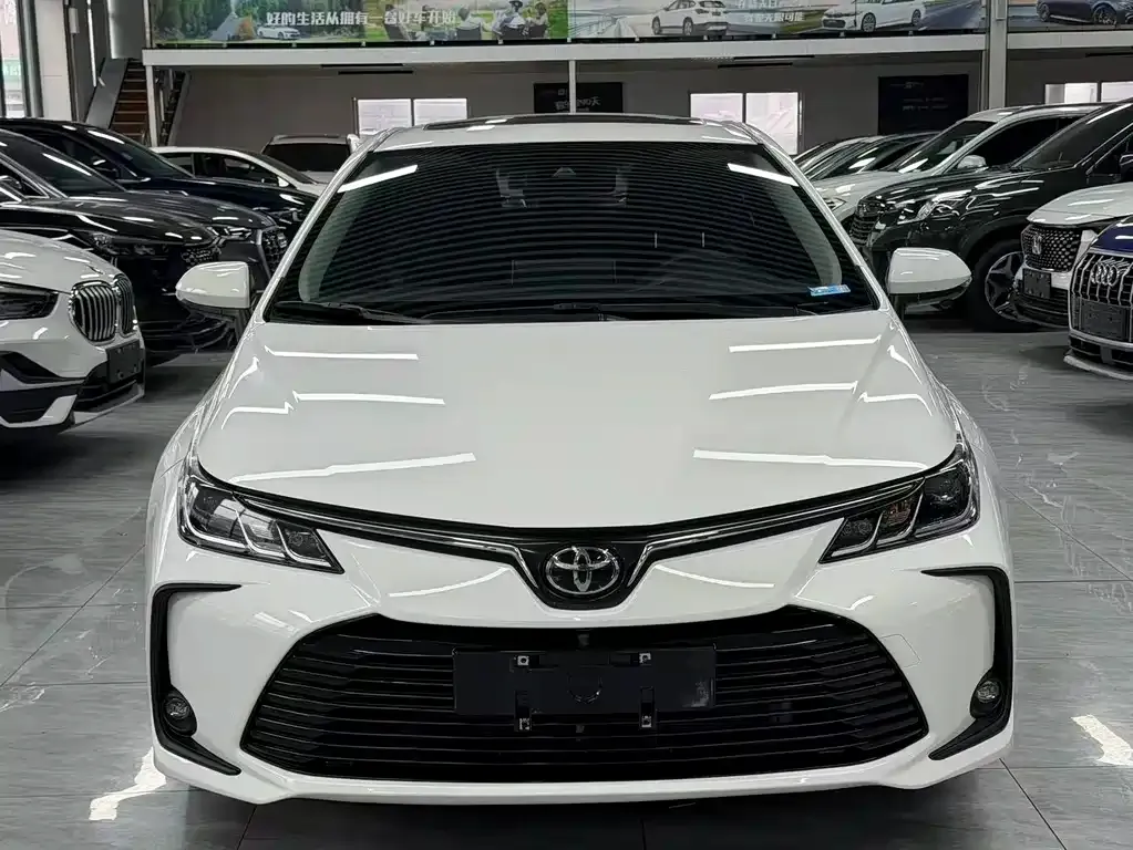 Toyota Corolla — фото 8