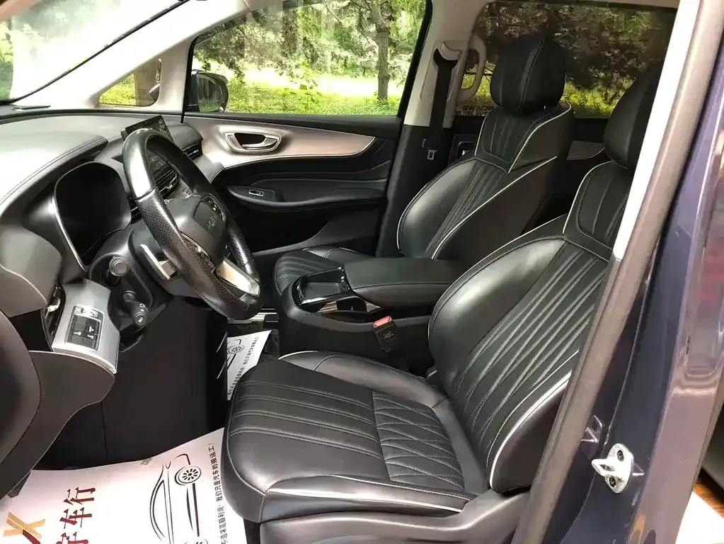 Roewe iMAX8 — фото 7