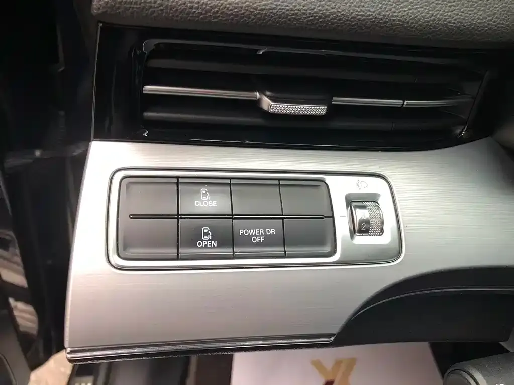 Roewe iMAX8 — фото 6