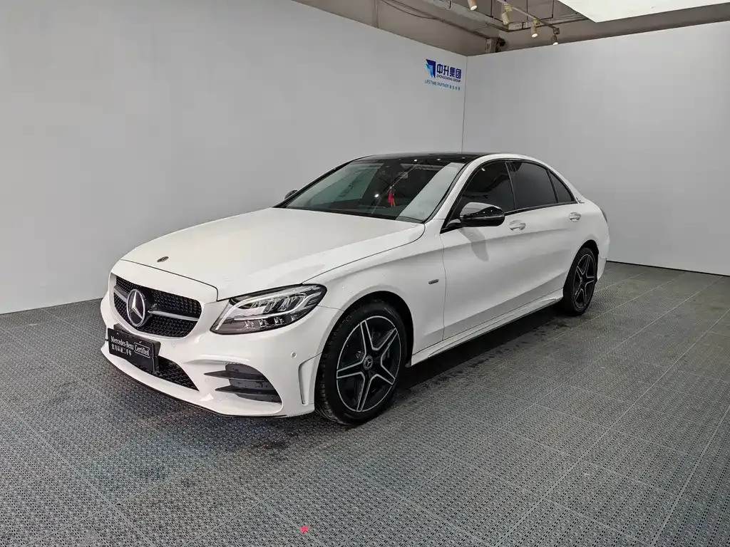 Mercedes-Benz C-Class — фото 1
