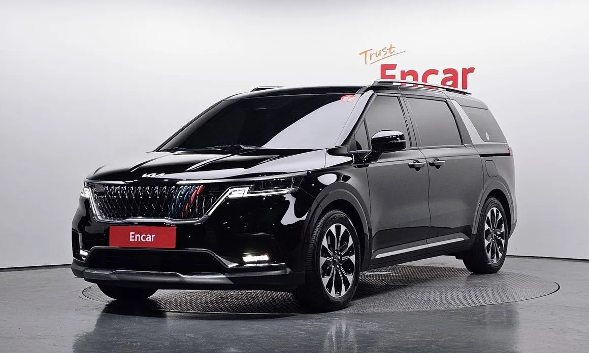 Kia Carnival — фото 1