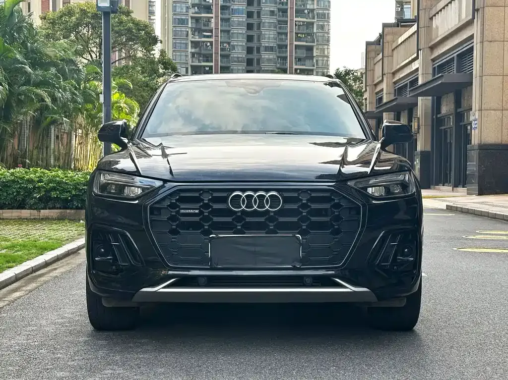 Audi Q5L — фото 9