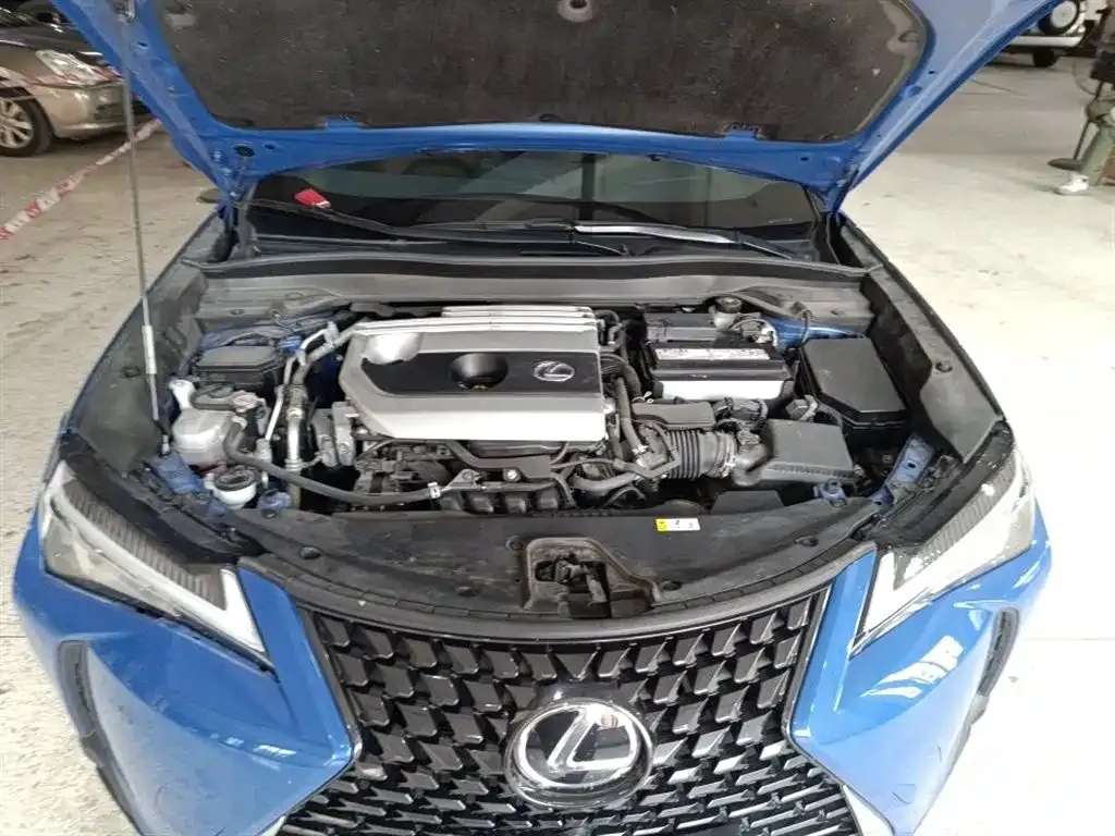 Lexus UX — фото 5