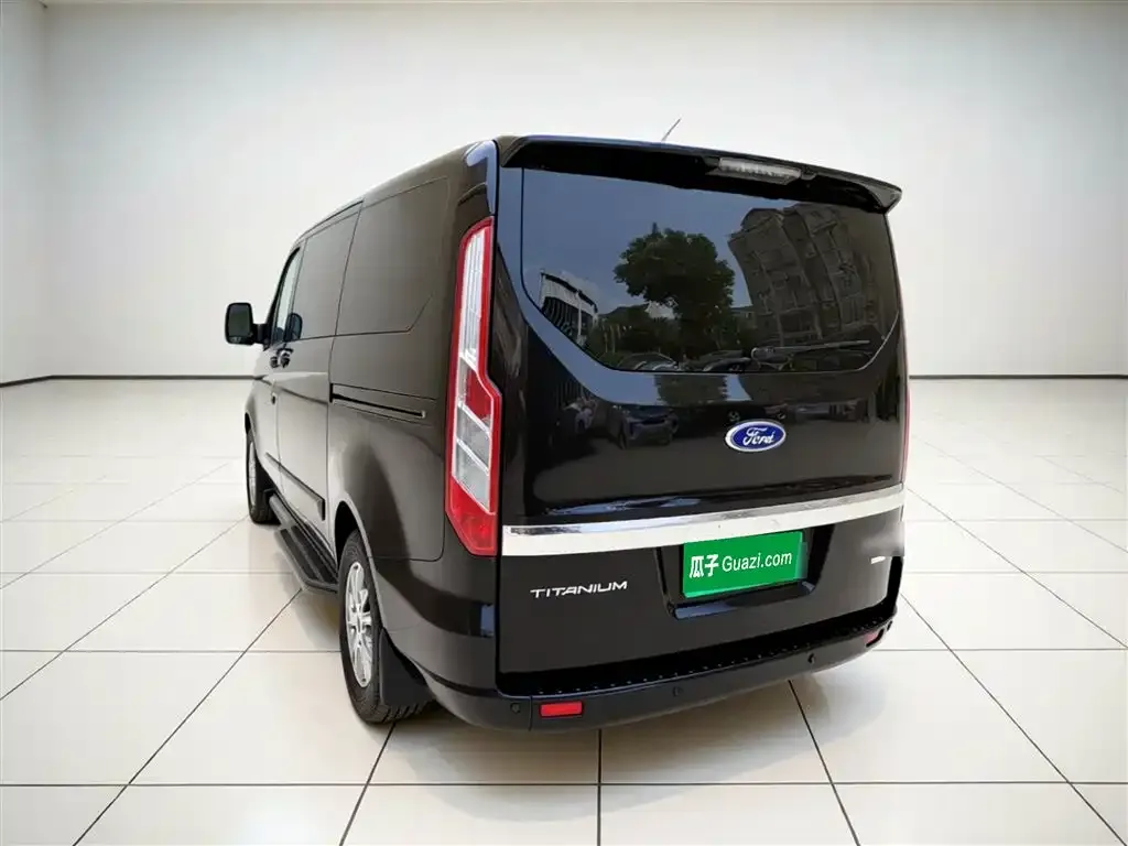 Ford Tourneo — фото 6