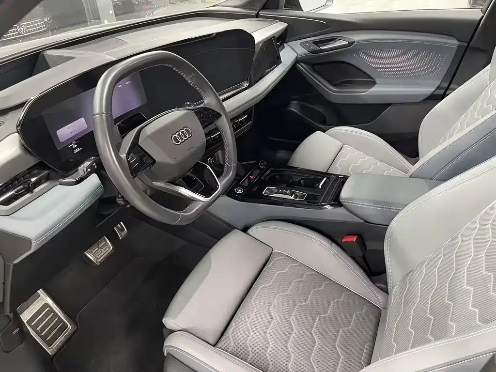 Audi Q6L e-tron — фото 7