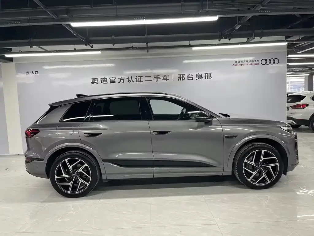 Audi Q6L e-tron — фото 9