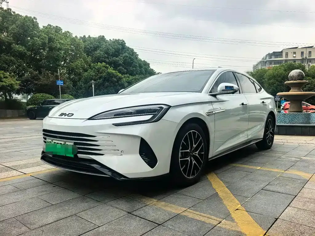 BYD Seal — фото 1