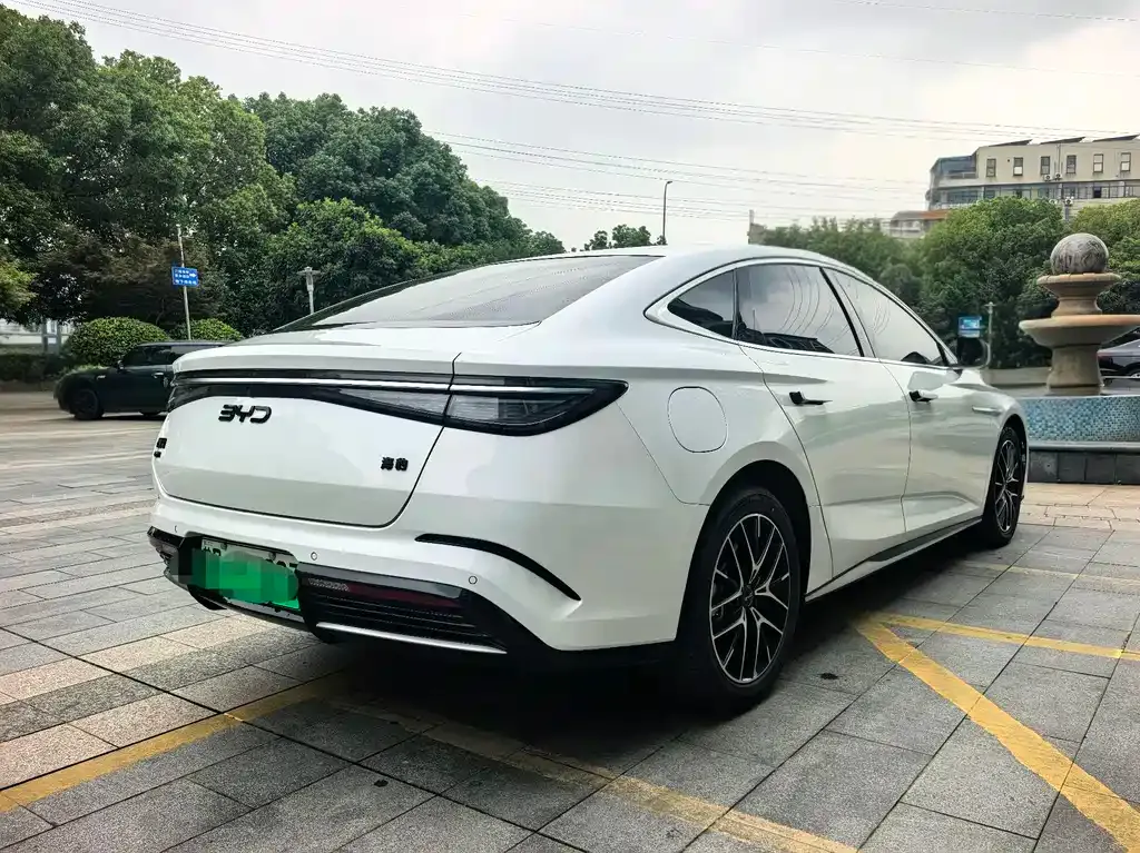 BYD Seal — фото 5
