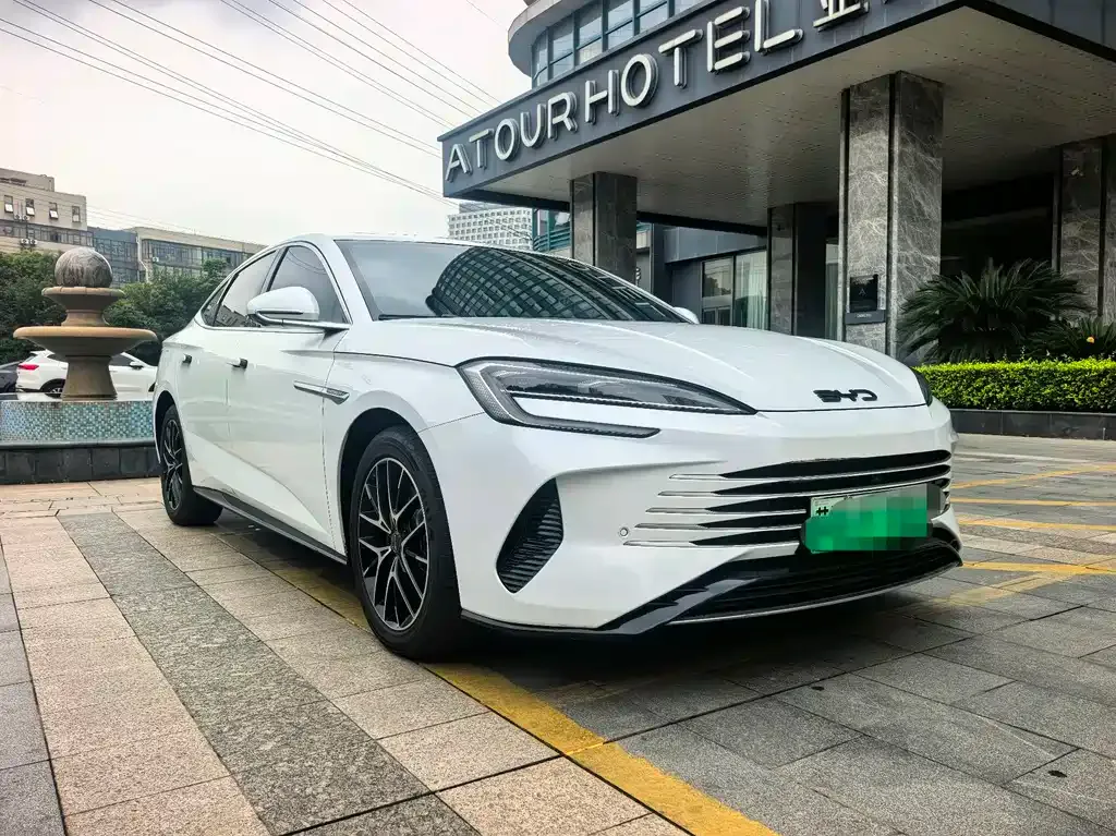 BYD Seal — фото 4