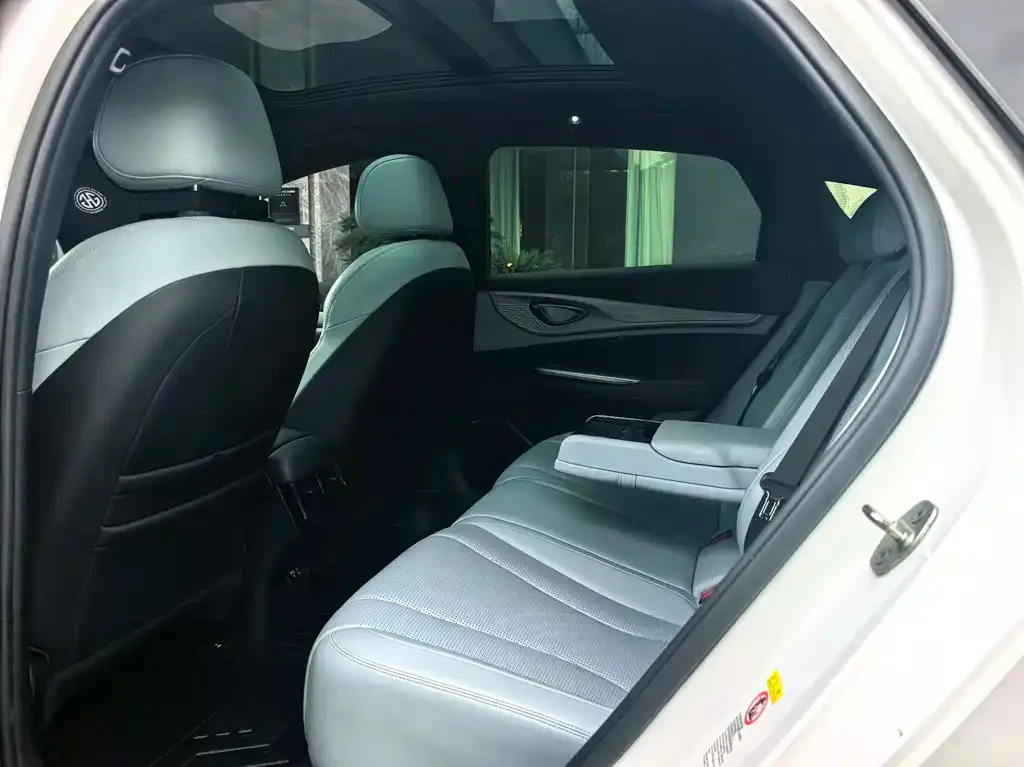 BYD Seal — фото 3
