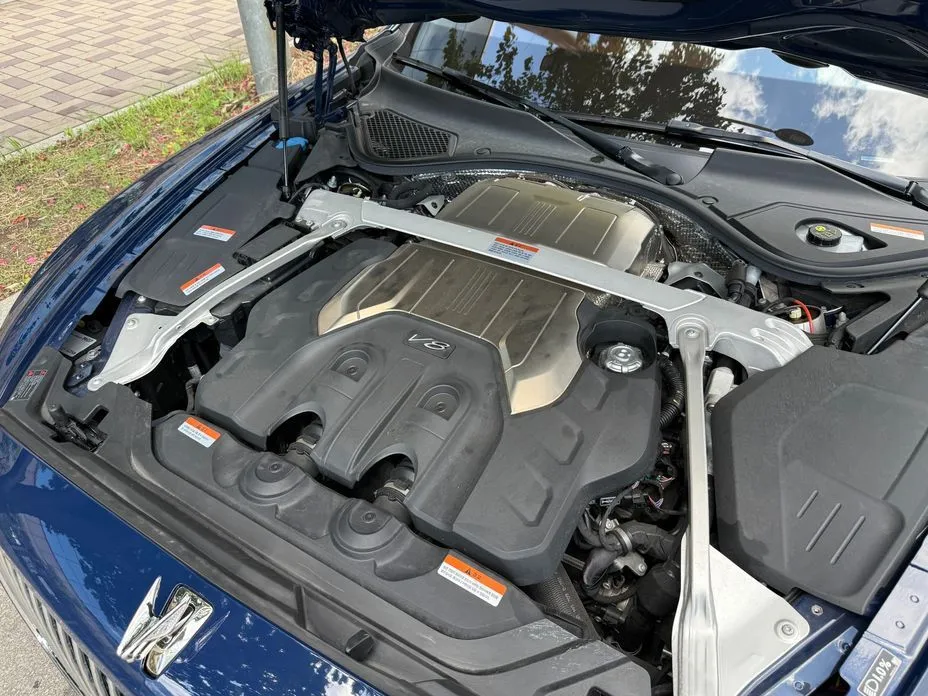Bentley Flying Spur — фото 8
