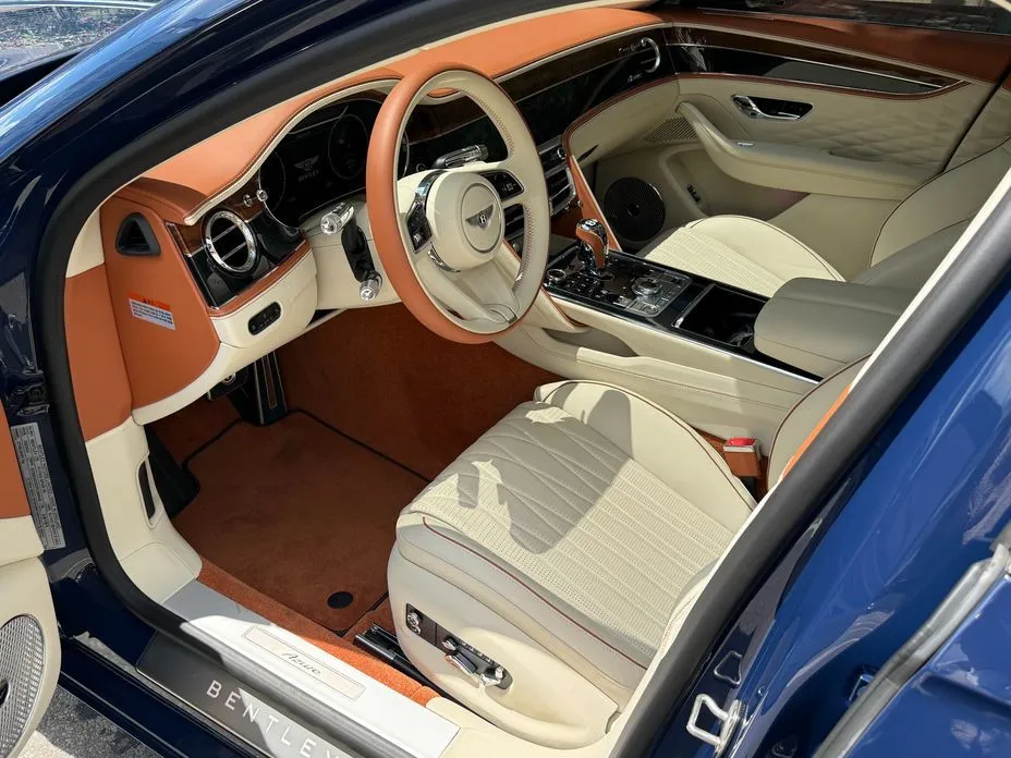 Bentley Flying Spur — фото 6