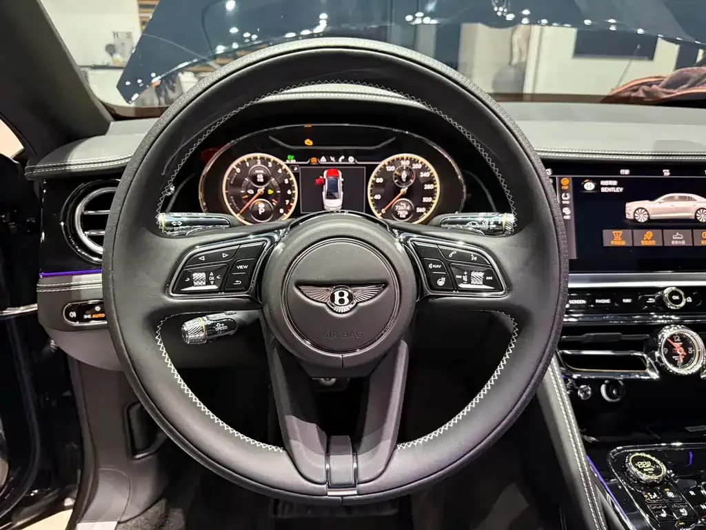 Bentley Flying Spur PHEV — фото 9