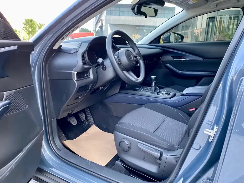 Mazda CX-30 — фото 2