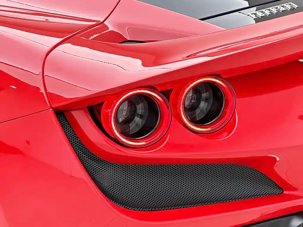 Ferrari F8 — фото 8