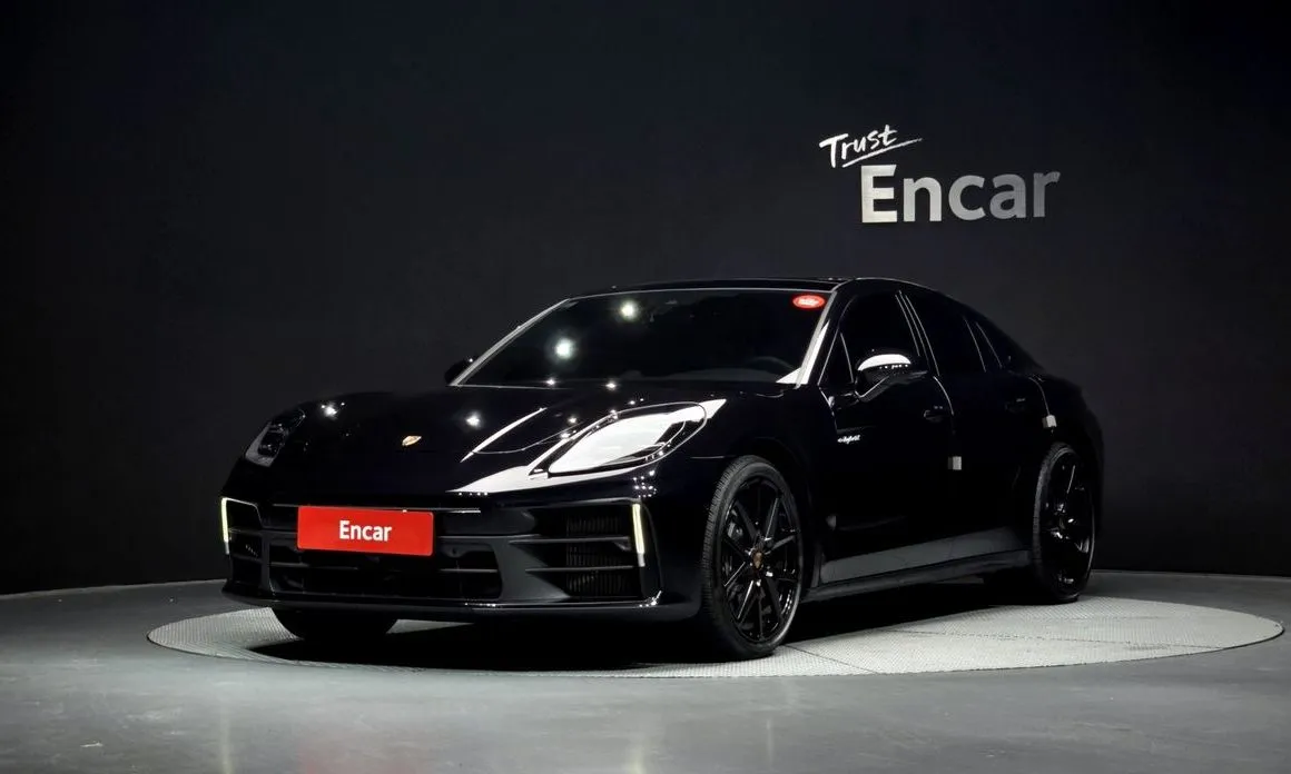 Porsche Panamera — фото 1