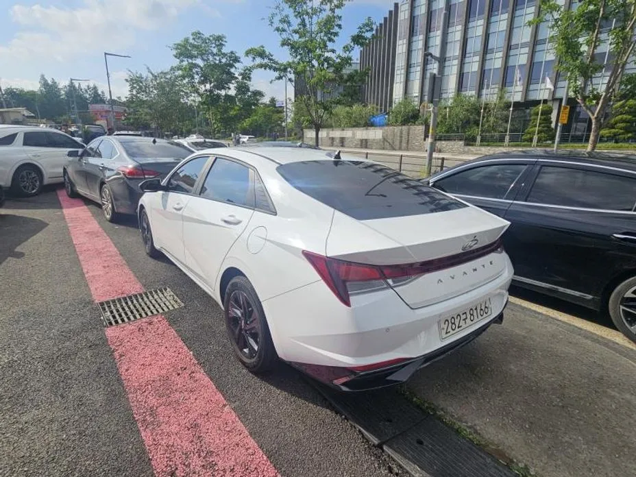 Hyundai AVANTE — фото 3