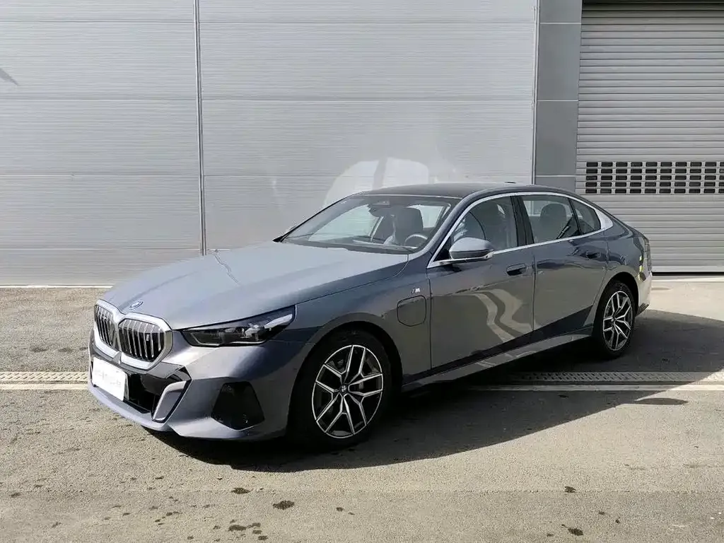 BMW i5 — фото 1