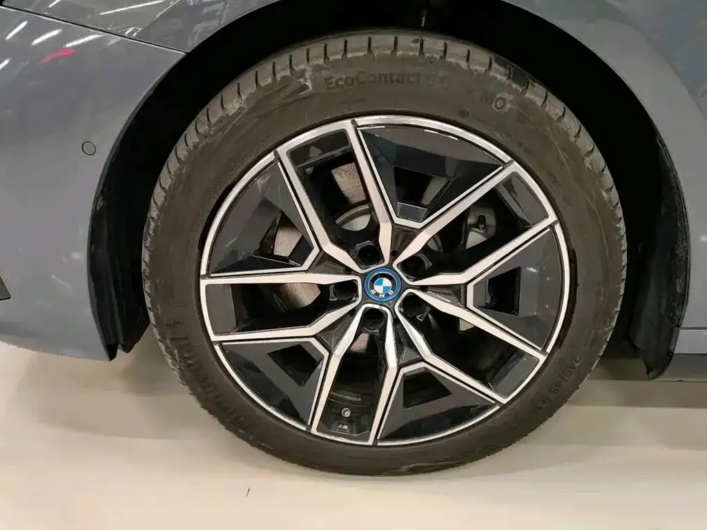 BMW i5 — фото 3