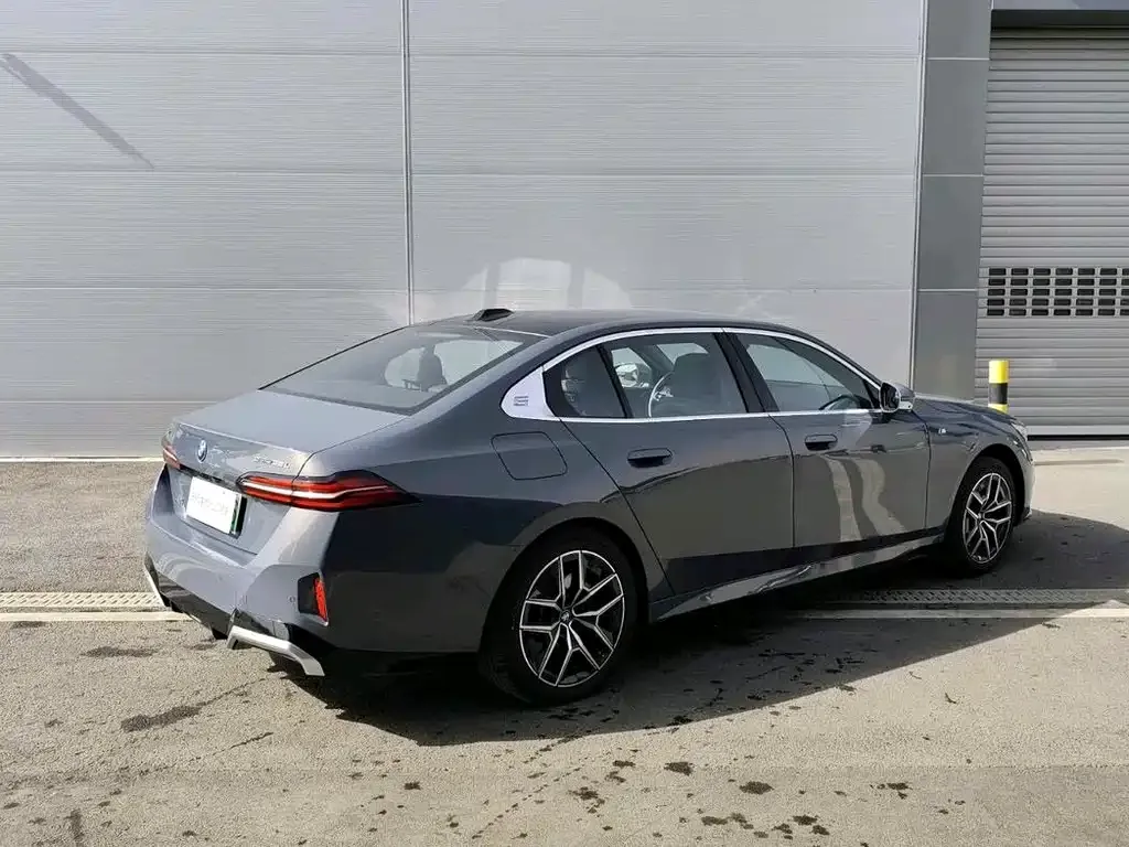 BMW i5 — фото 10