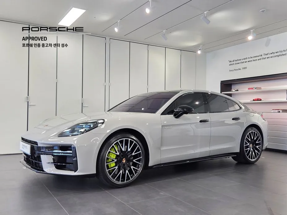 Porsche Panamera — фото 1