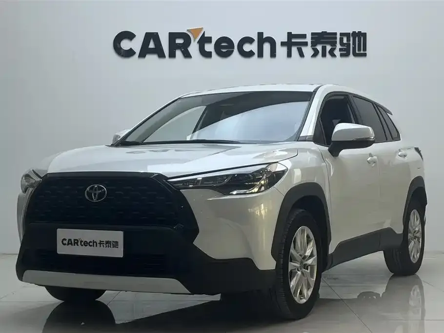 Toyota Corolla Cross — фото 1