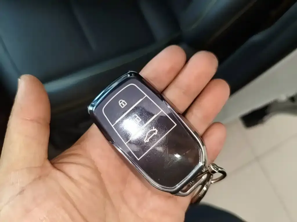 Toyota bZ5 — фото 4