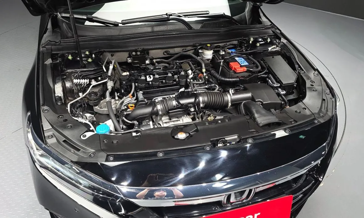 Honda Accord — фото 10