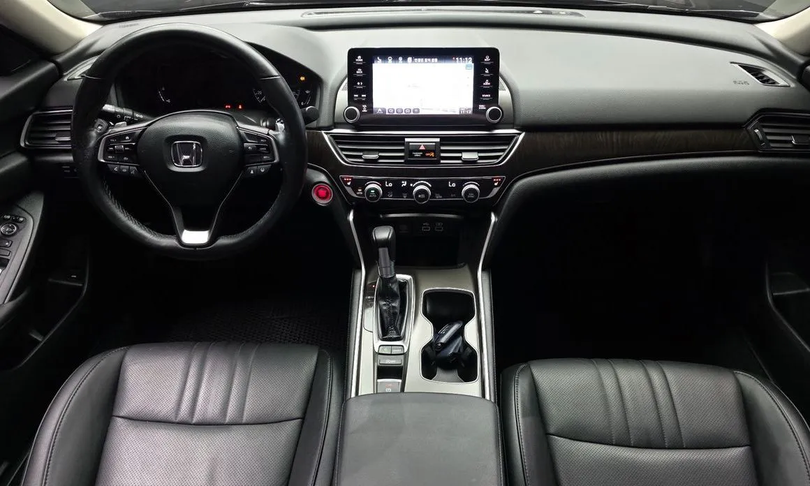 Honda Accord — фото 8