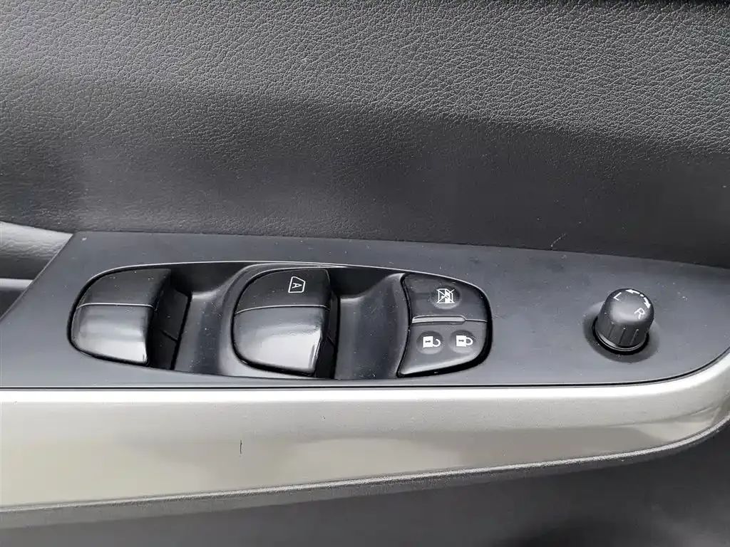 Nissan Terra — фото 8