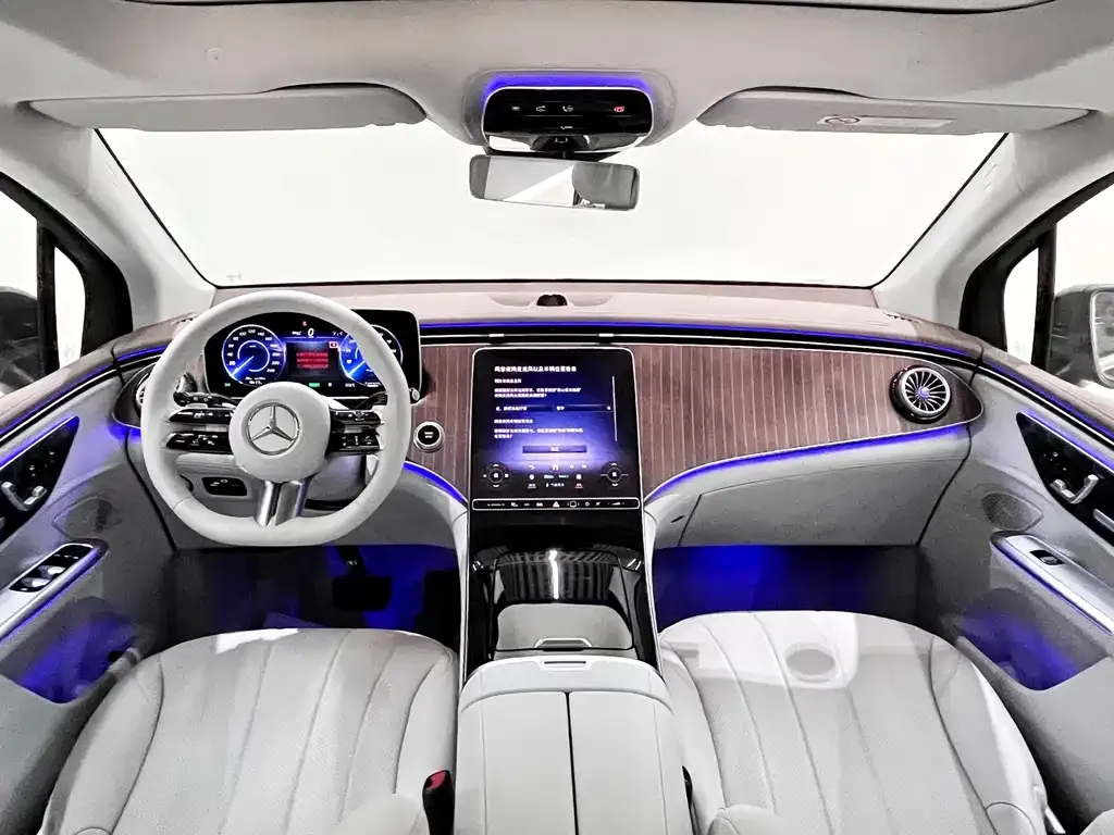 Mercedes-Benz EQE SUV — фото 9
