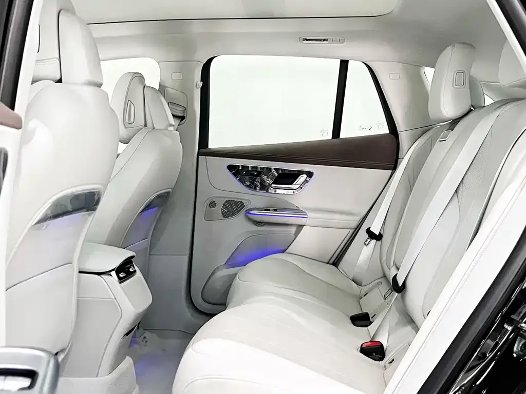 Mercedes-Benz EQE SUV — фото 2
