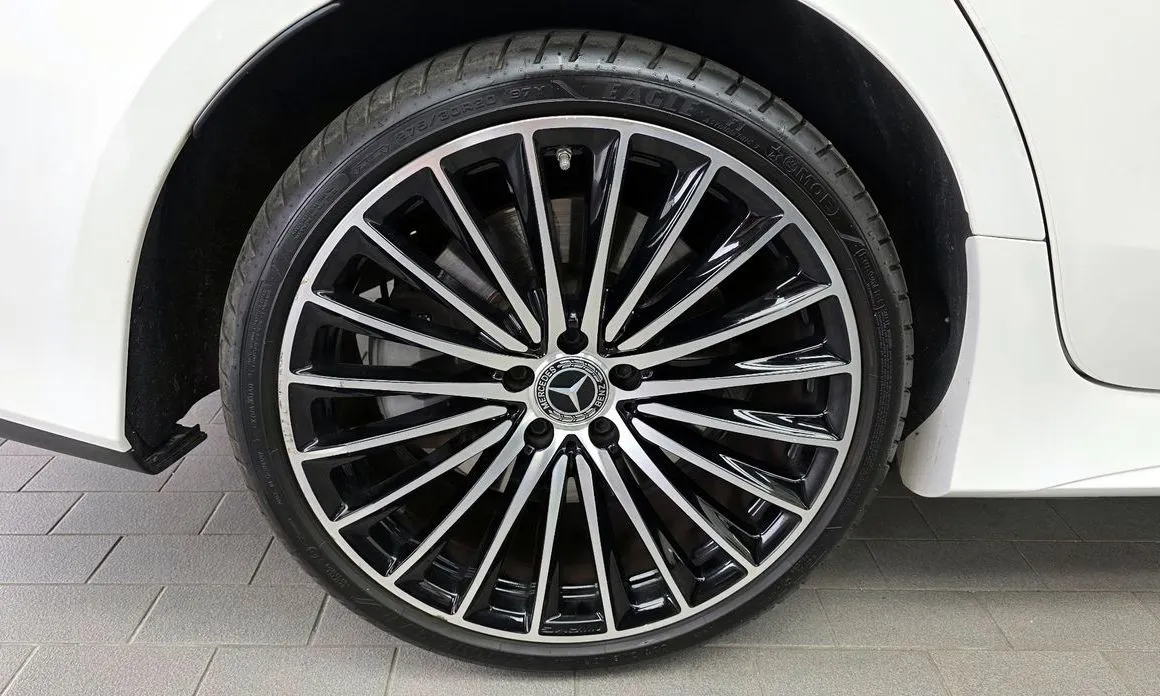 Mercedes-Benz CLS-Class — фото 10