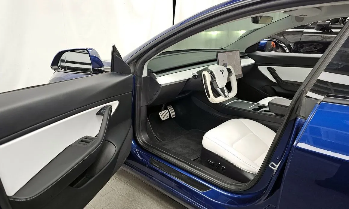 Tesla Model 3 — фото 3