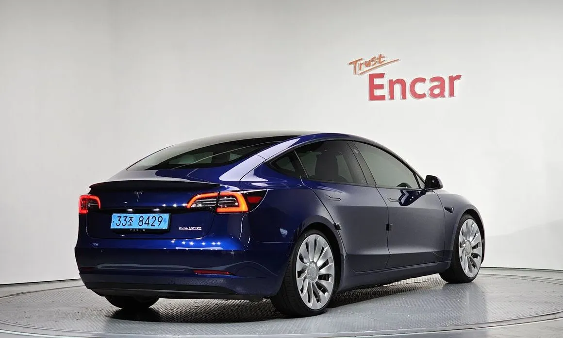 Tesla Model 3 — фото 6
