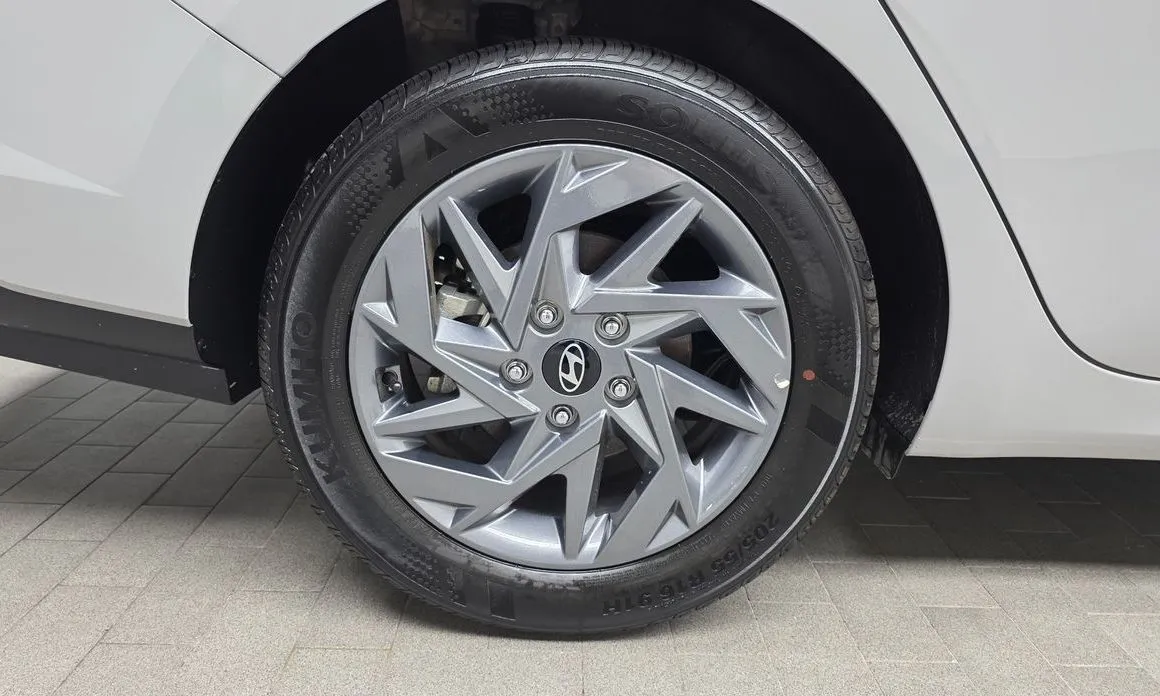 Hyundai AVANTE — фото 6