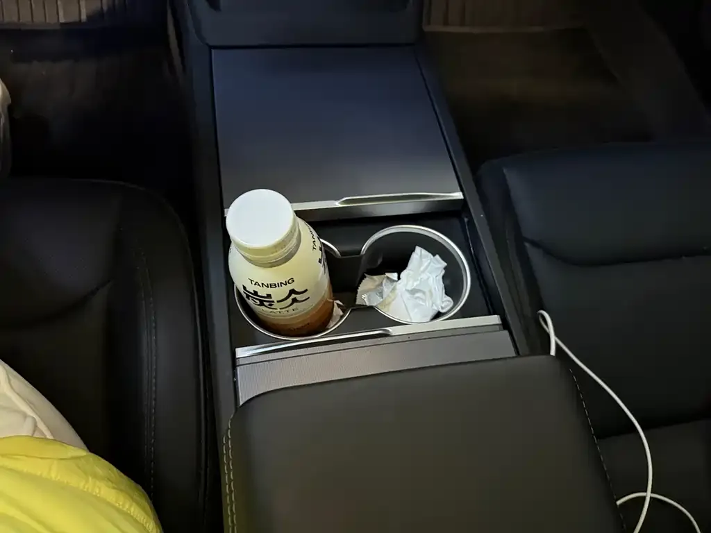 Tesla Model 3 — фото 2