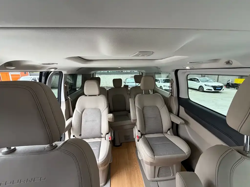 Ford Tourneo — фото 6