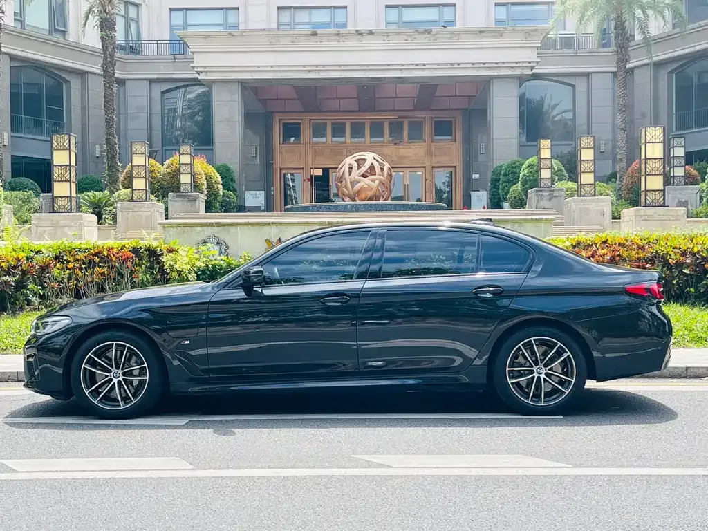 BMW 5 Series New Energy — фото 10