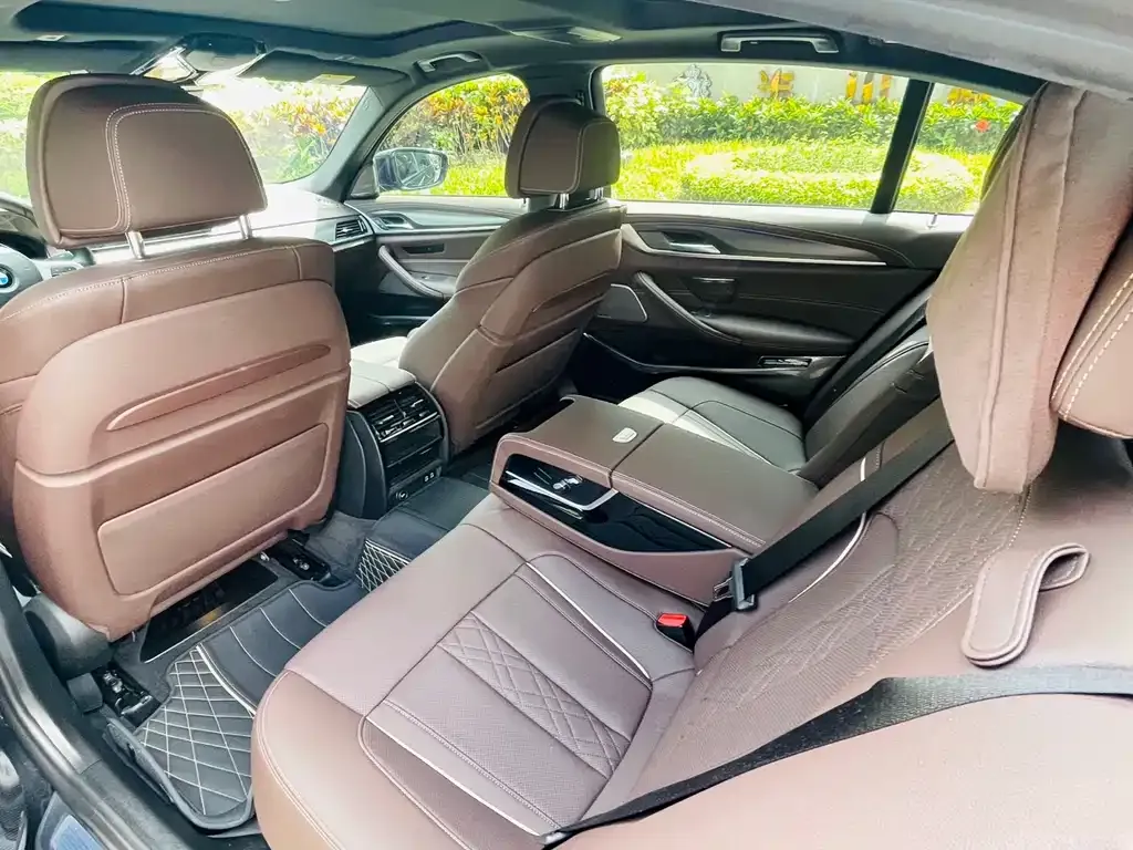 BMW 5 Series New Energy — фото 4